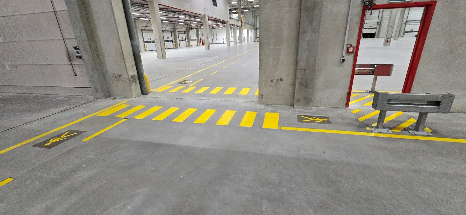 Fluchtwege und Sicherheitsmarkierung – Projektbild 08