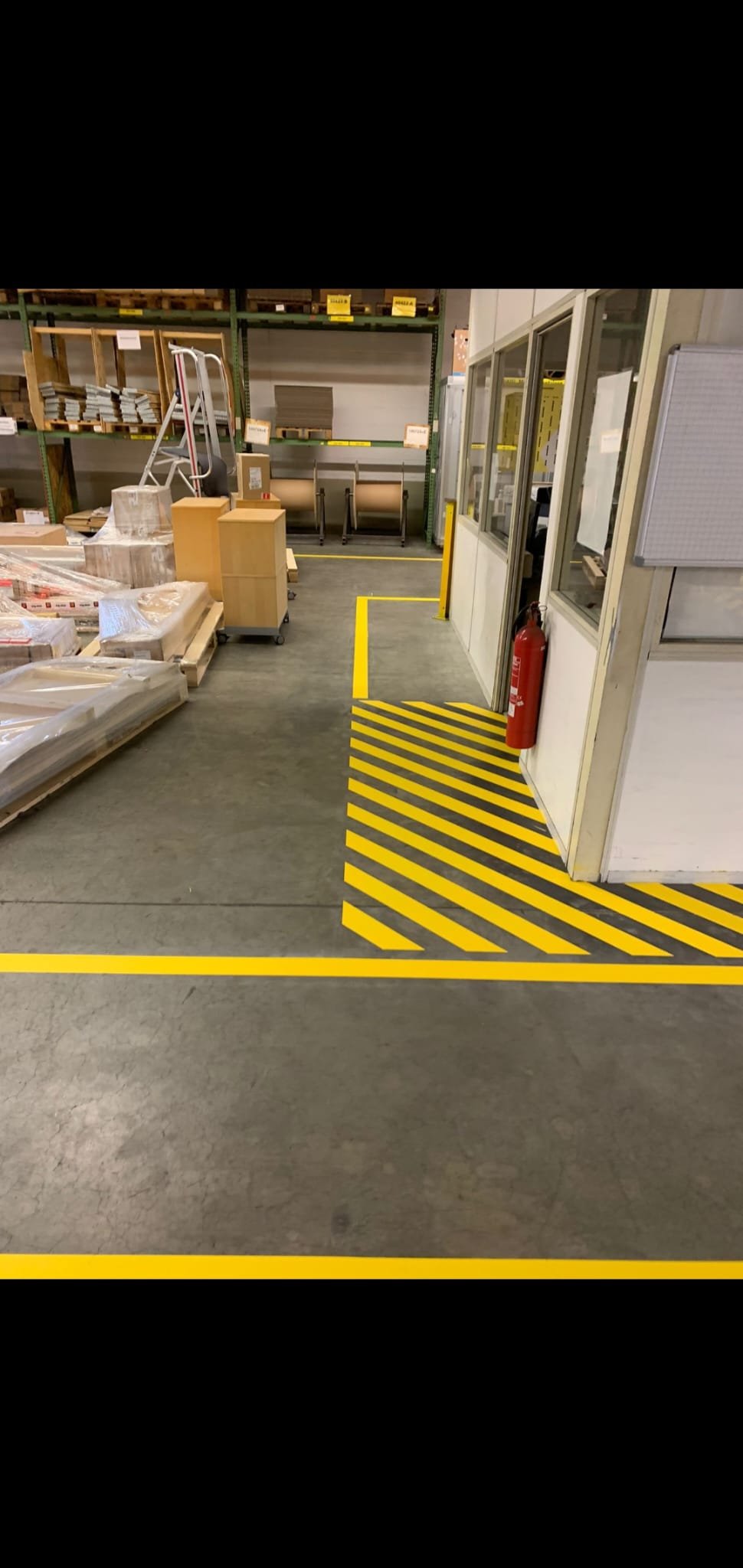 Fluchtwege und Sicherheitsmarkierung – Projektbild 11