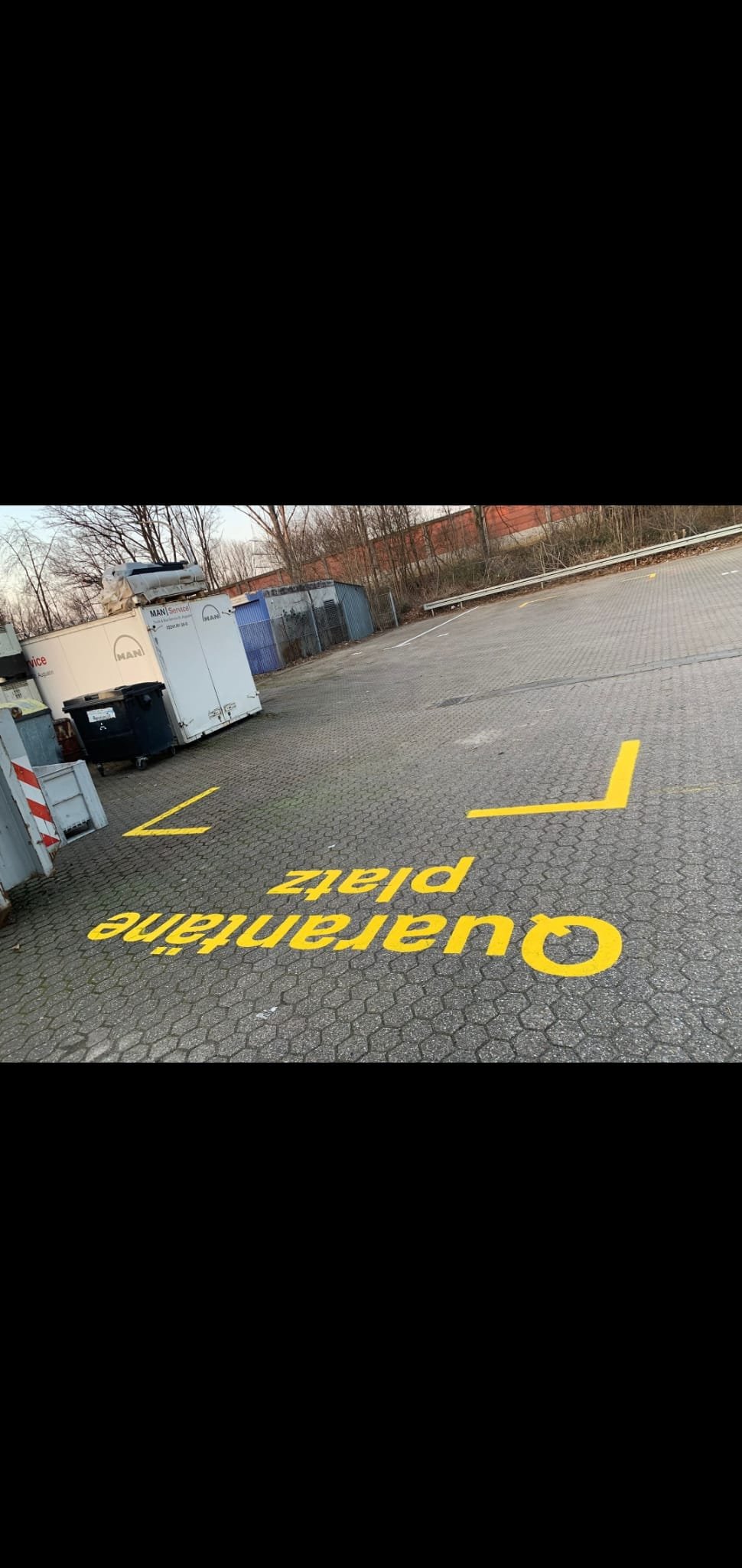 Fluchtwege und Sicherheitsmarkierung – Projektbild 16
