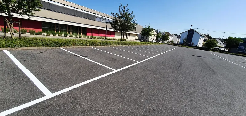 Parkplatzmarkierungen